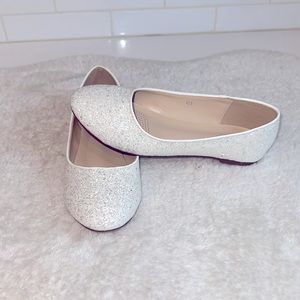 Women’s Size 7.5 flat glitter heels